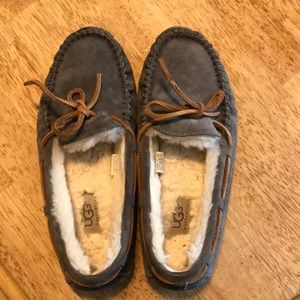 UGG Women’s Dakota Slipper